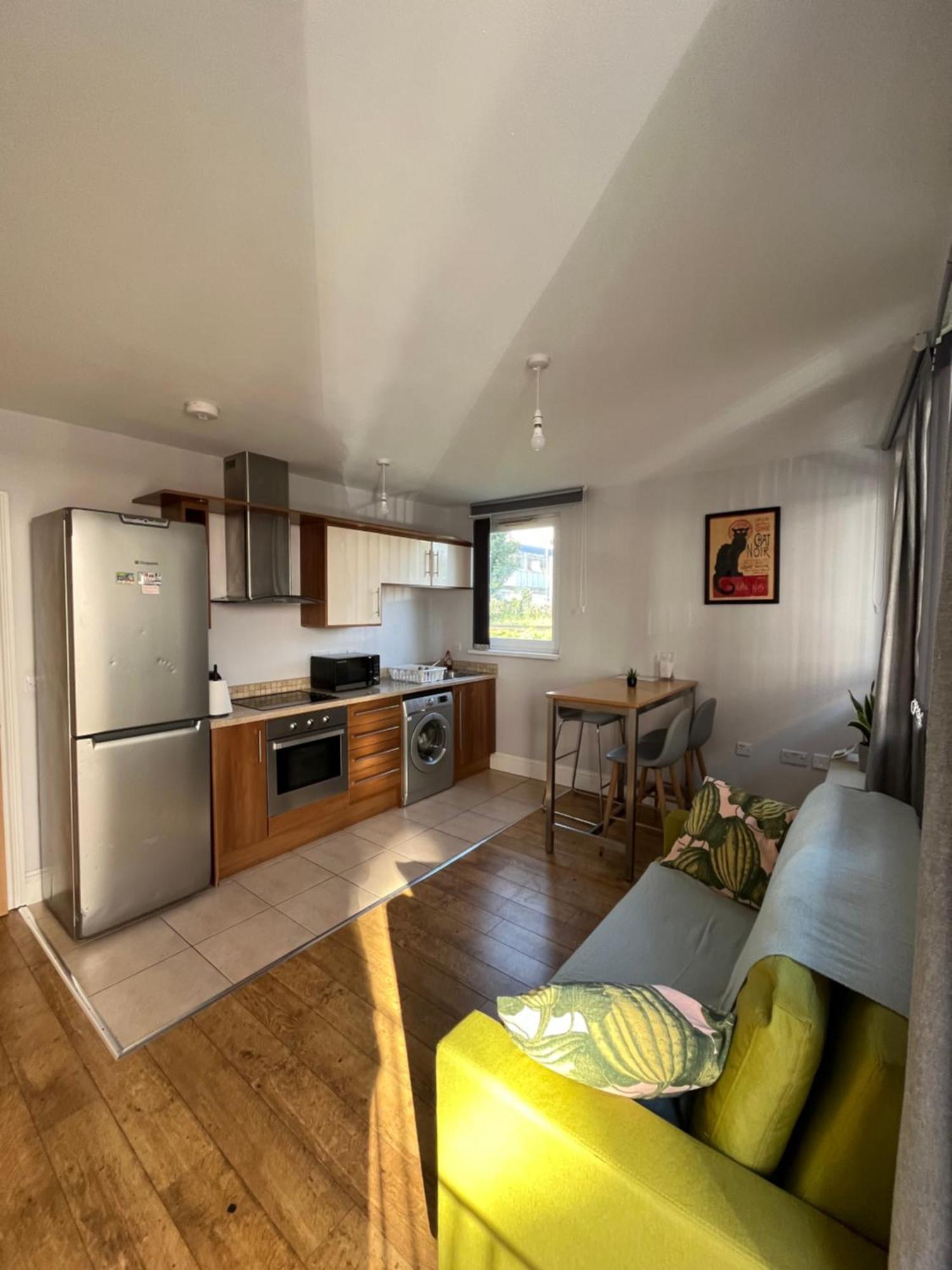 London Modern Flat Near Transports Lejlighed Eksteriør billede